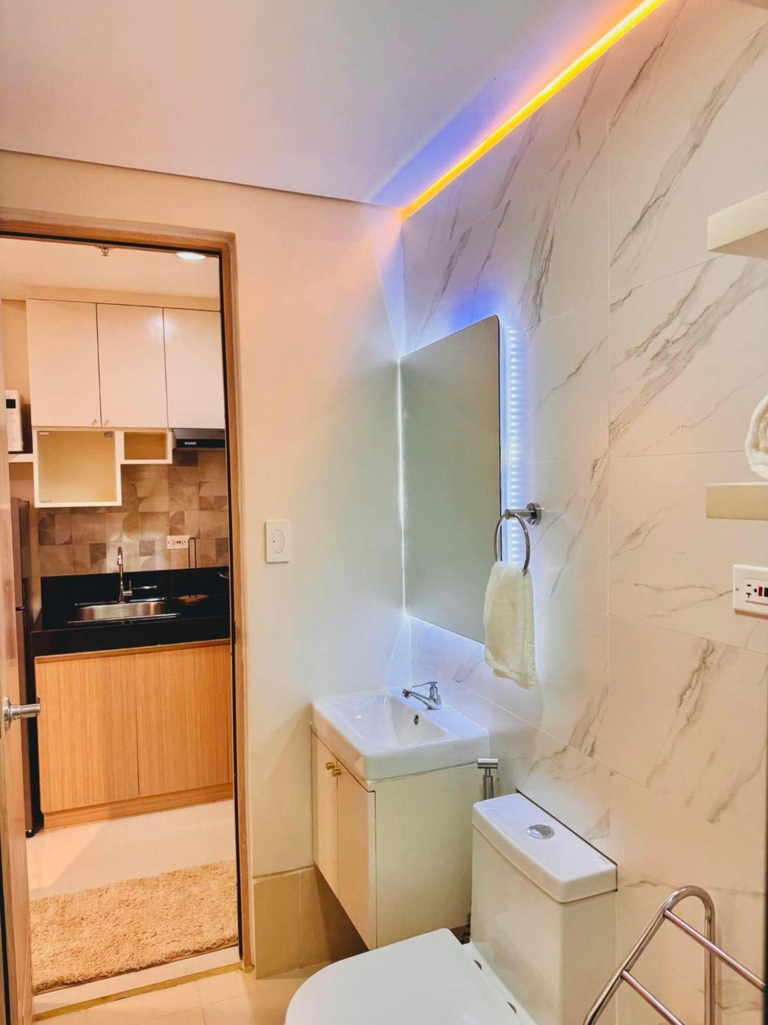 Rj Elite Escape 2Br Condo W Balcony Near Sm Iloilo Zewnętrze zdjęcie